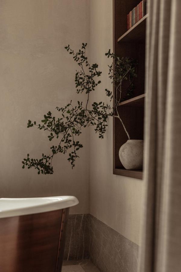 Manna, A Member Of Design Hotels Valtessiniko Dış mekan fotoğraf